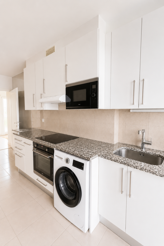 Reprise de bail 1er août 2026 - Appartement de 6 pièces au 2ème étage