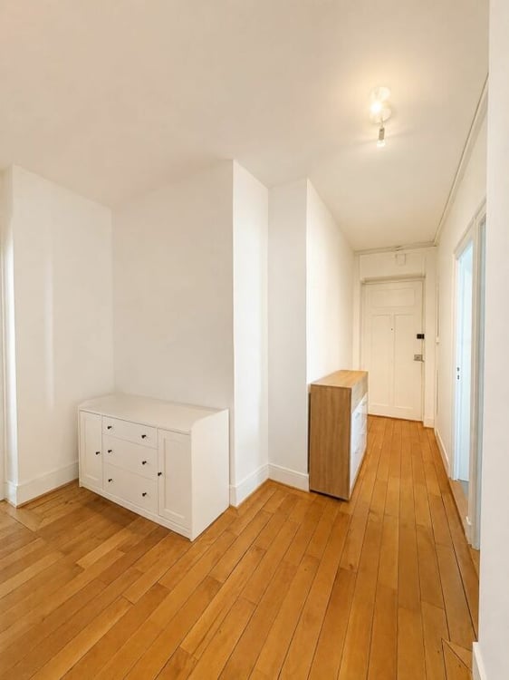 Appartement de caractère avec balcon au coeur de Genève 6