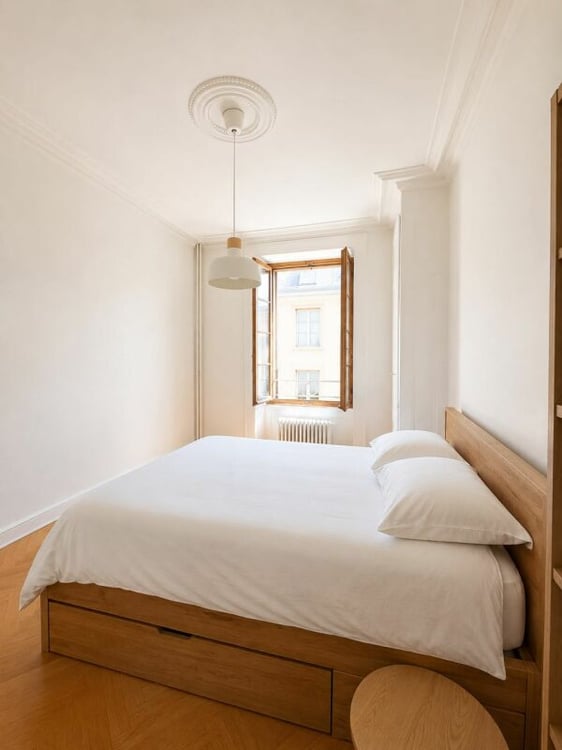 Appartement de caractère avec balcon au coeur de Genève 15