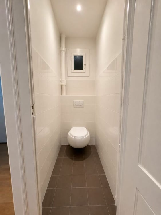 Appartement de caractère avec balcon au coeur de Genève 11