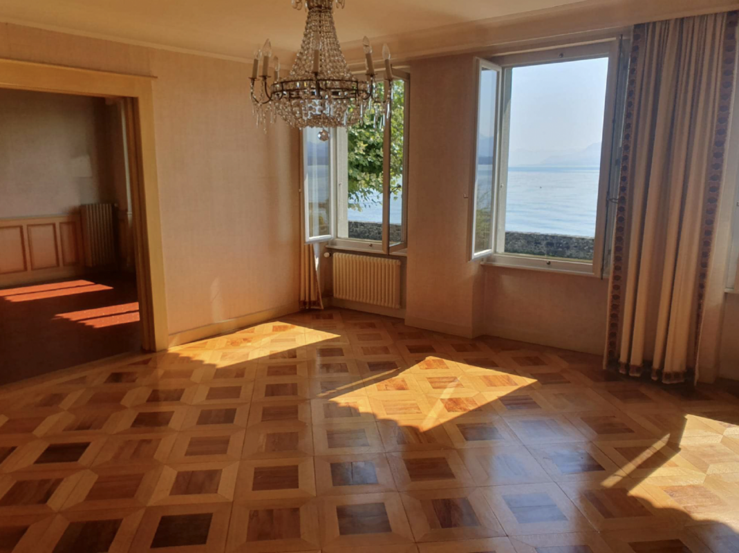 Pieds-dans-l'eau à Nyon