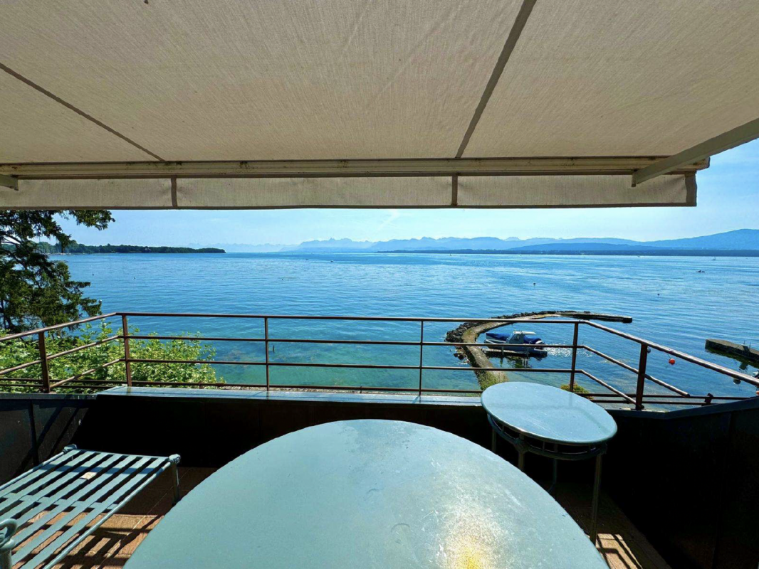 Pieds-dans-l'eau à Nyon