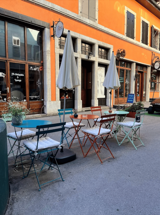 Cafe - Eaux Vives 4