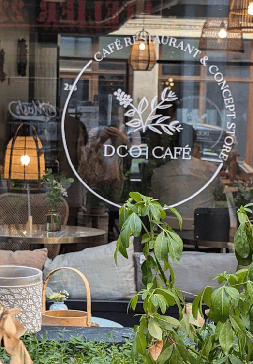 Cafe - Eaux Vives 10