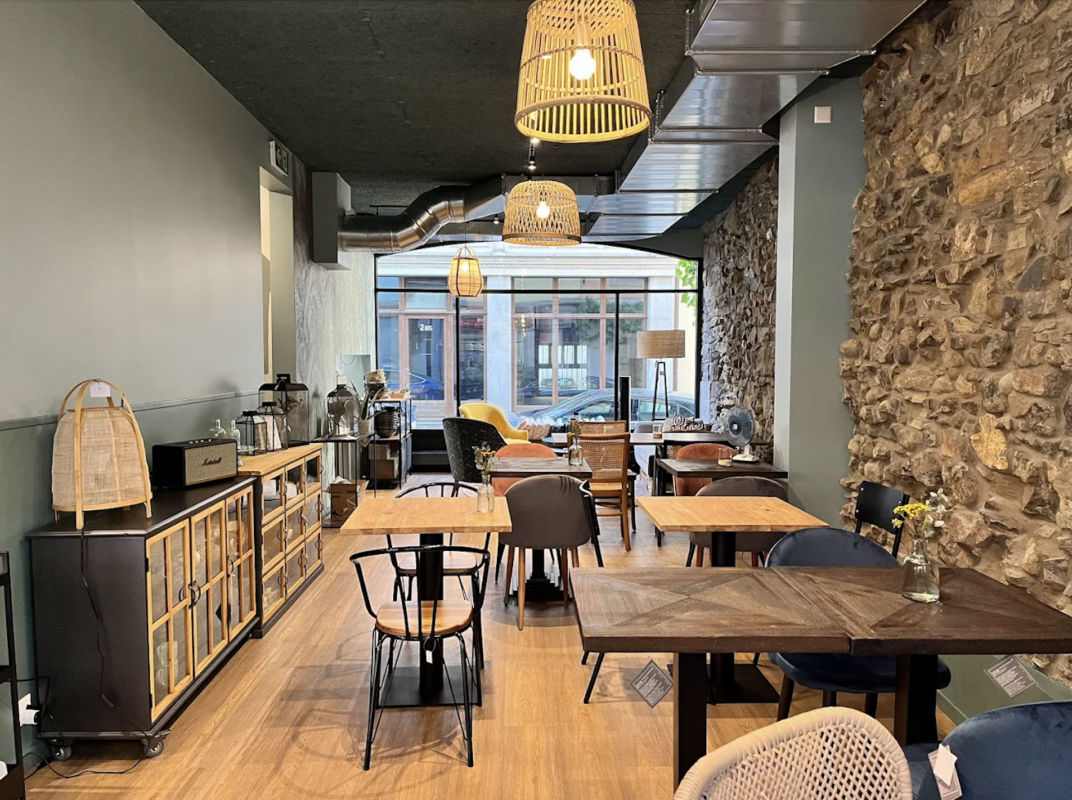 Cafe - Eaux Vives