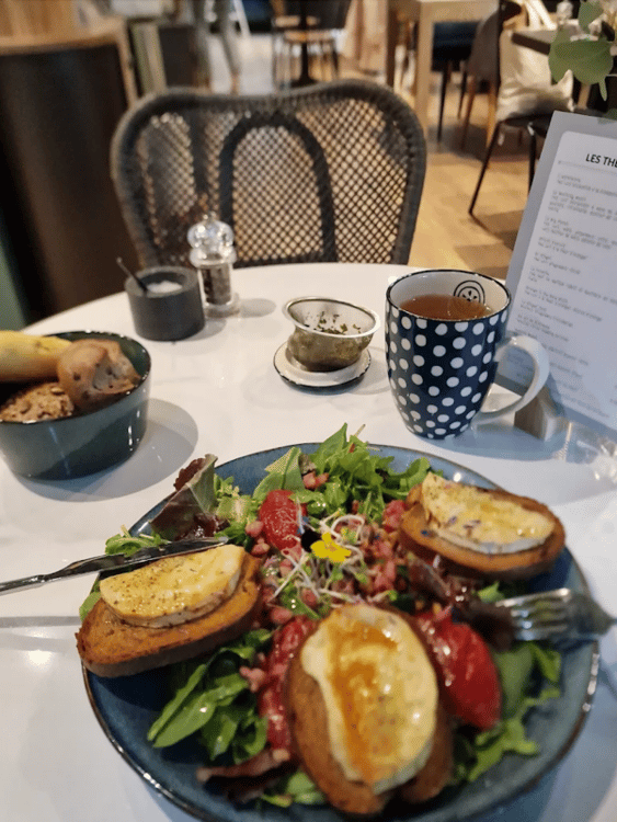 Cafe - Eaux Vives 8