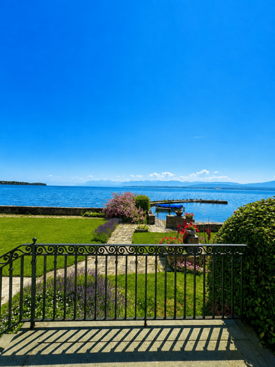 Exceptionnelle Propriété pieds-dans-l'eau à Nyon 11