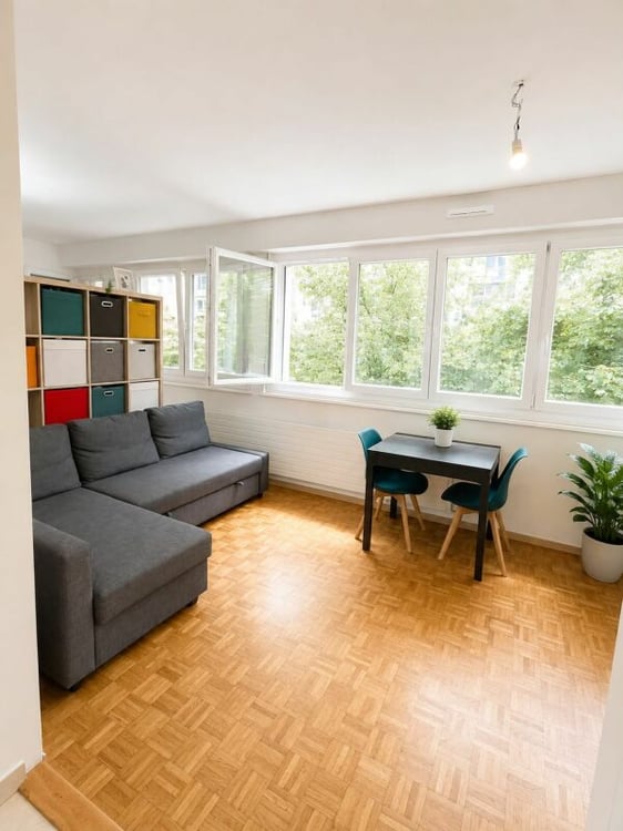 LEASE TAKEOVER - 2 room apartment well situated in Acacias