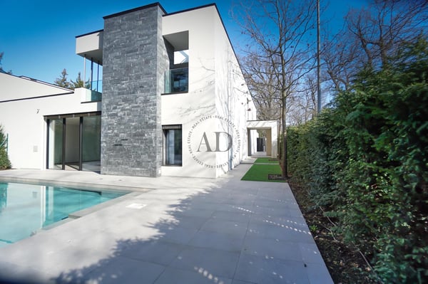 Villa contemporaire situé dans un écrin de verdure à Conches - Genève 2