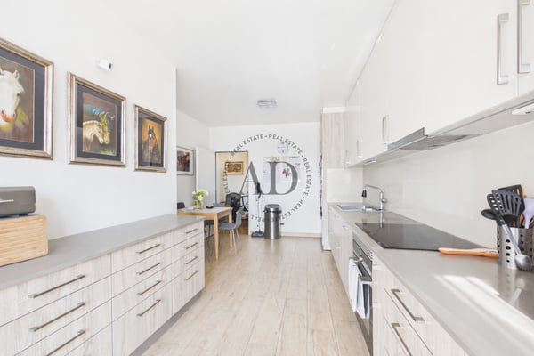 EXCLUSIVITE - Grand appartement lumineux en étage élevé 3