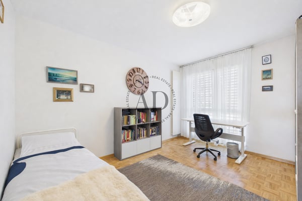 EXCLUSIVITE - Grand appartement lumineux en étage élevé 7