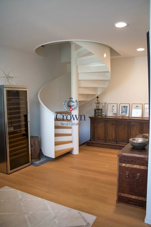 The space of a duplex, downtown Geneva 10 minutes away, everything within reach 5