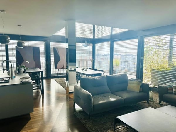 Triplex en attique style 