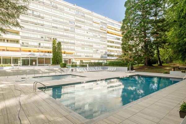 Bel appartement traversant de 3 pièces situé à la Gradelle 1