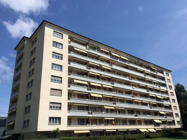 Spacieux et lumineux logement, très bien situé, dans un quartier familial. 1