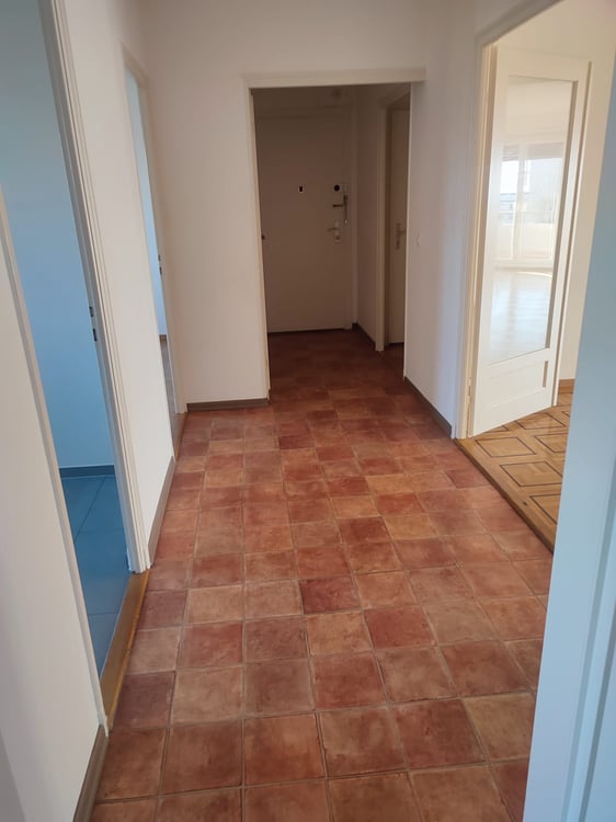 Spacieux et lumineux logement, très bien situé, dans un quartier familial. 2