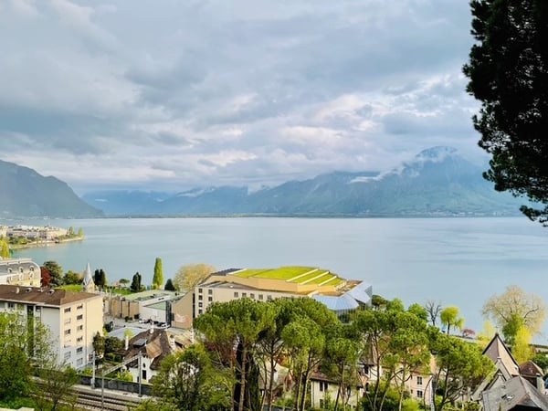 Bel appartement avec vue magnifique sur le lac et les montagnes. 2