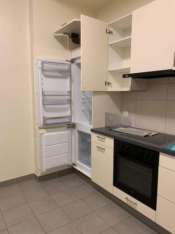A louer pour une durée déterminée de deux ans. Très bel appartement avec beaucoup de cachet, idéalement situé 4