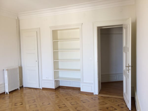 Très bel appartement avec beaucoup de cachet, spacieux et lumineux bénéficiant d'une belle échappée sur le lac 13
