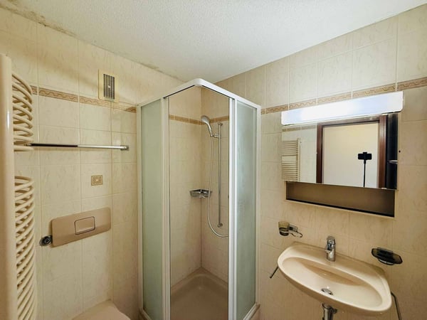 Appartement de 5.5 pièces avec vaste terrasse dans un cadre verdoyant 7