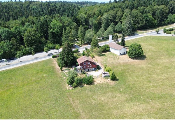 Exclusivité - Maison à rénover sur une belle parcelle à Vers-Chez-les-Blanc 2