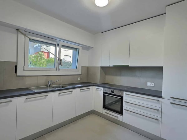 Spacieux logement entièrement rénové avec jardin privatif à Prilly 3
