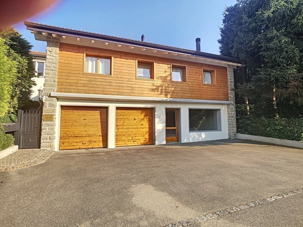 Au coeur de la bourgade d'Oron-la-Ville Joli bureau 4