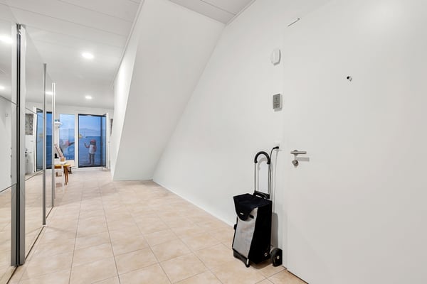 Élégant appartement sur deux niveaux avec jardin privatif arboré 12