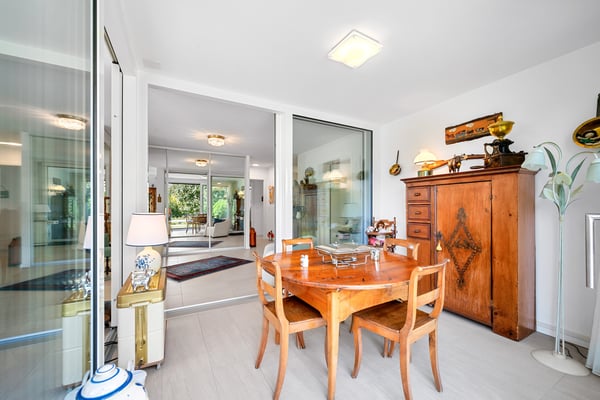 Élégant appartement sur deux niveaux avec jardin privatif arboré 4