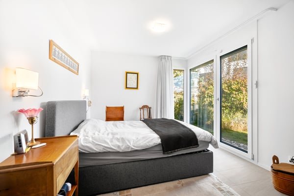 Élégant appartement sur deux niveaux avec jardin privatif arboré 6