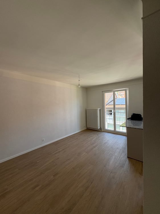 Charmant appartement de 3,5 pièces avec grand balcon à Vallorbe 6