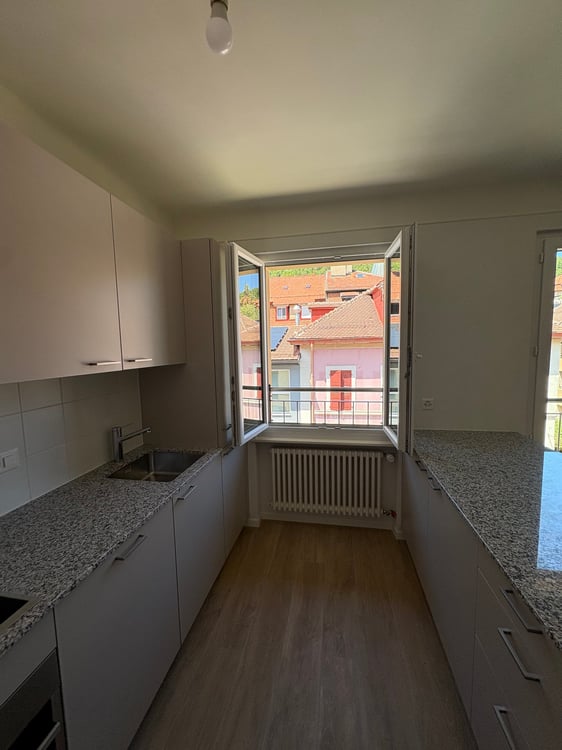 Charmant appartement de 3,5 pièces avec grand balcon à Vallorbe 10