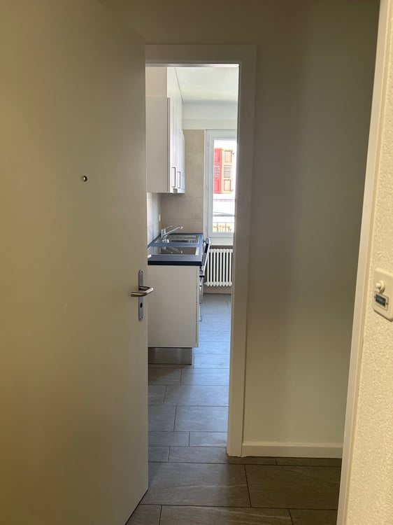 Charmant appartement de 2,5 pièces avec balcon à Vallorbe 12