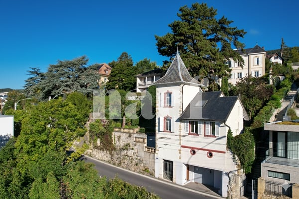 Maison de maître avec dépendance 10