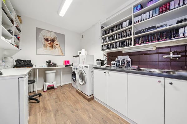 Local commercial au 1er étage 9