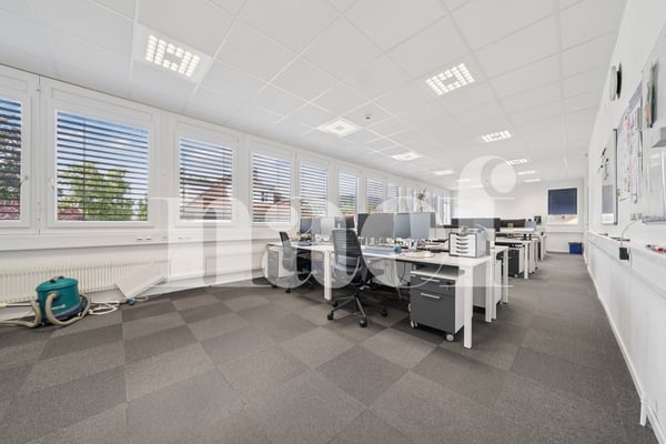 Immeuble industriel , artisanal et administratif 6
