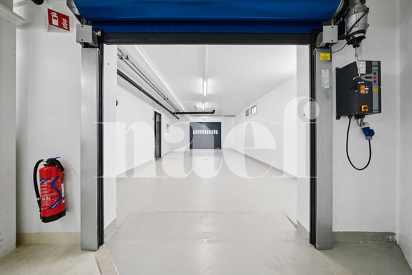 Immeuble industriel , artisanal et administratif 13