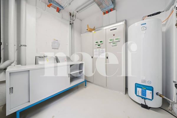 Immeuble industriel , artisanal et administratif 11