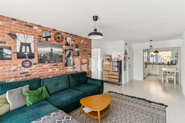 Appartement de 3 pièces au 1er étage 1