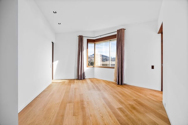 Attique contemporain avec panorama spectaculaire 11