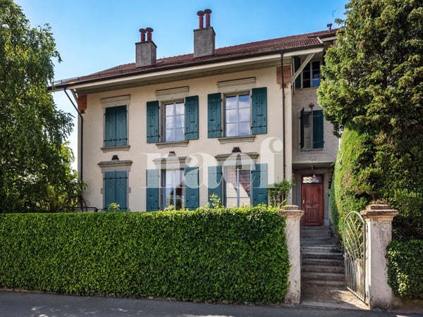 Charmante maison de 10 pièces avec un grand potentiel 1