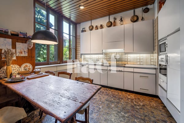 Charmante maison de 10 pièces avec un grand potentiel 6