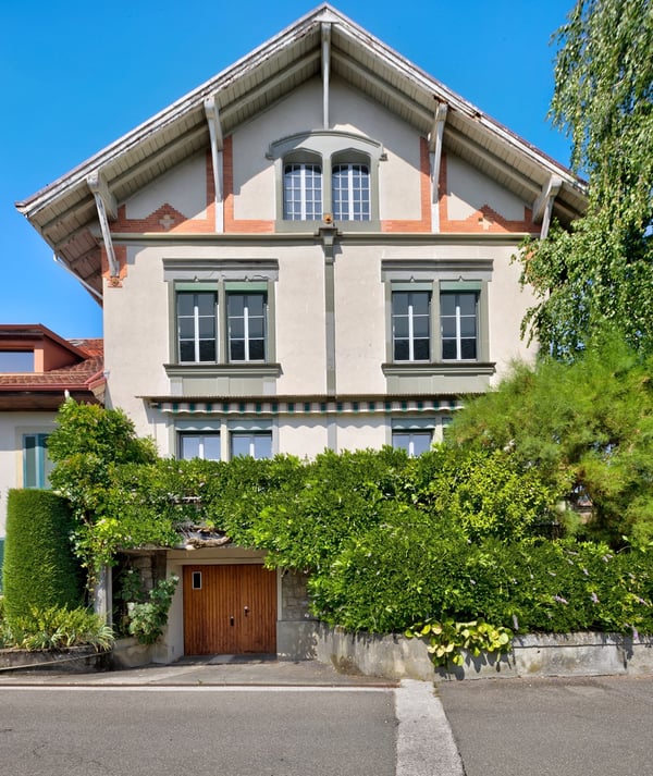 Charmante maison de 10 pièces avec un grand potentiel 13