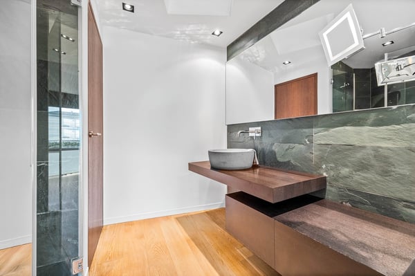 Attique contemporain avec panorama spectaculaire 6