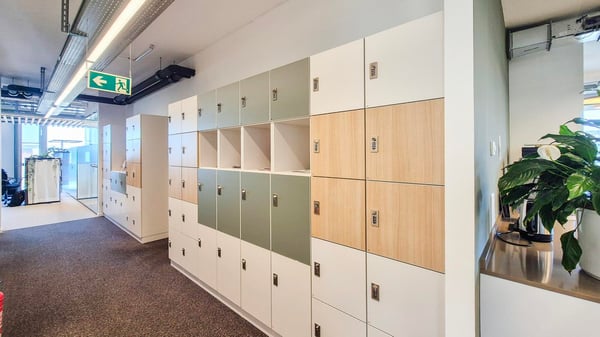Surface de bureaux moderne de 285 m² – 28 postes équipés 6