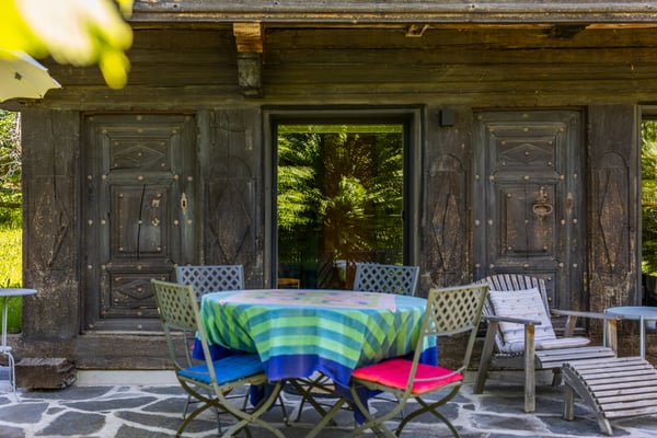 Propriété de caractère : grenier rénové avec jardin arboré 3