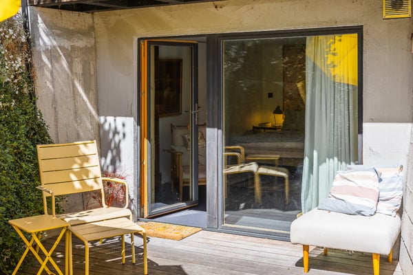 Propriété de caractère : grenier rénové avec jardin arboré 4