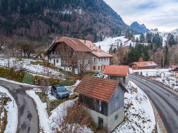 Opportunité : vente par appel d'offres - maison mitoyenne avec cachet 11