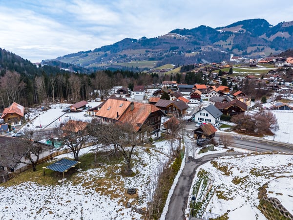 Opportunité : vente par appel d'offres - maison mitoyenne avec cachet 10