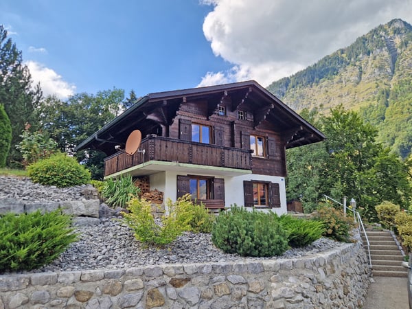 Vivre au rythme de la nature : chalet de 4½ pièces au calme et avec